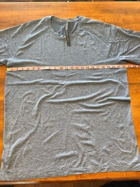 Lululemon Men’s Heather Blue Crewneck T-Shirt XXL